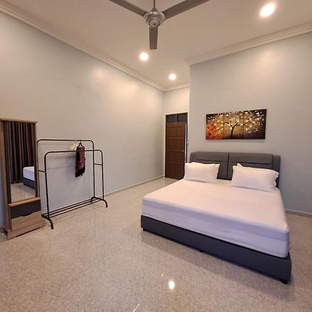 Zn Homestay Gong Badak Kampong Pengkalan Maras 外观 照片