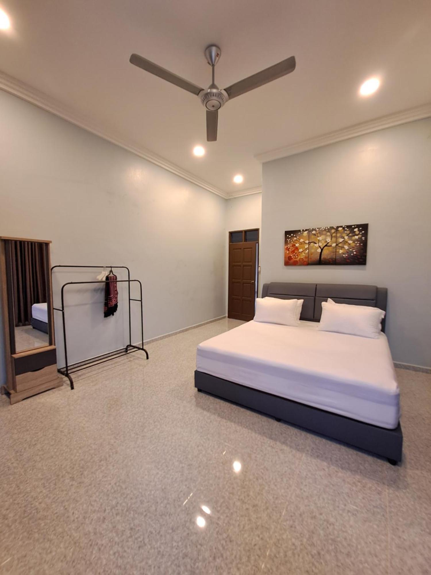 Zn Homestay Gong Badak Kampong Pengkalan Maras 外观 照片