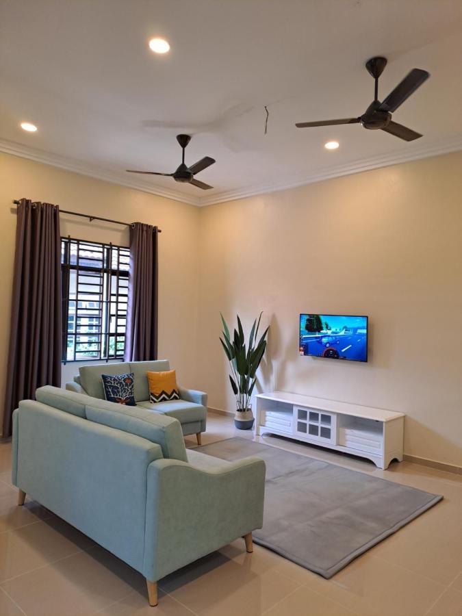 Zn Homestay Gong Badak Kampong Pengkalan Maras 外观 照片