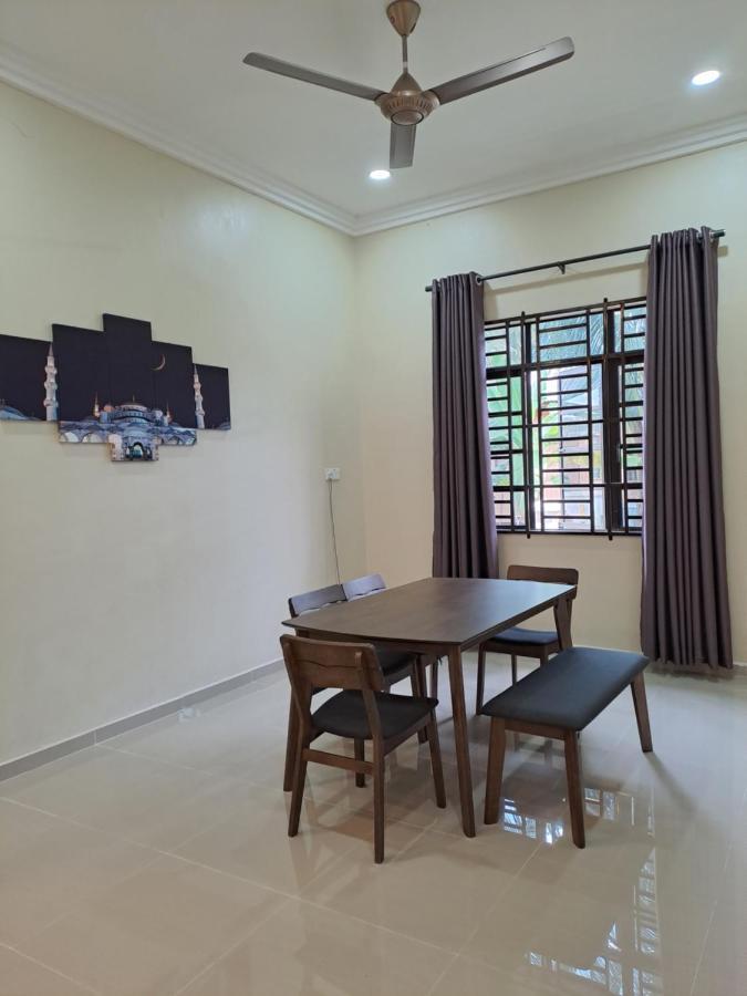 Zn Homestay Gong Badak Kampong Pengkalan Maras 外观 照片